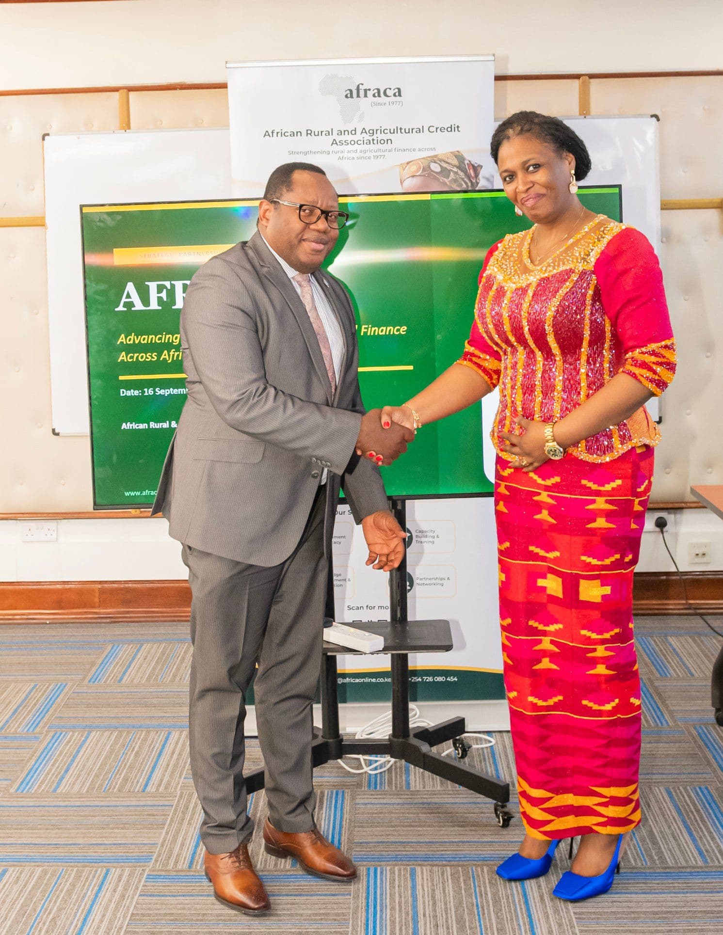 Bank of Sierra Leone and AFRACA examine digital and AI tools for rural and agricultural finance